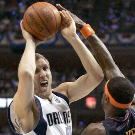 Dallas Mavericks produce surpriza şi elimină San Antonio Spurs