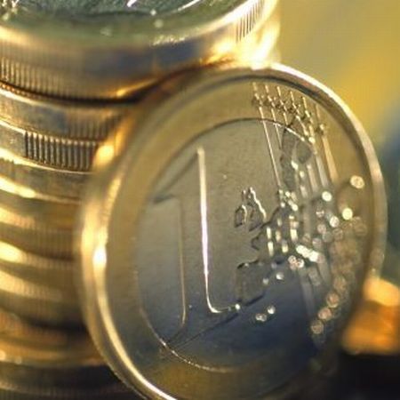 Euro ajunge la 4,7 lei, în toamnă