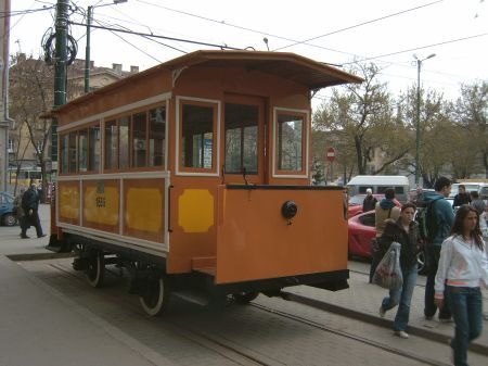 Iepuraşul vine cu tramvaiul de epocă