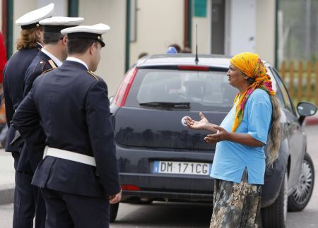 Italienii fac recensământul taberelor de nomazi din Roma