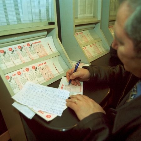 Marele premiu la Loto 6/49 depăşeşte 8,8 milioane de euro