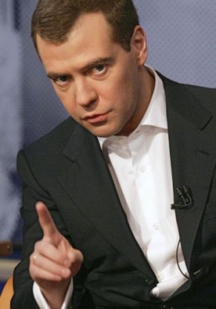 Medvedev, în dialog cu criticii săi