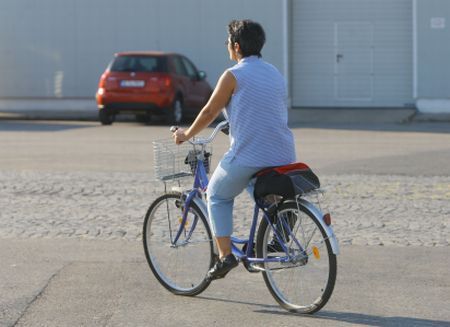 Pe bicicletă, în căutarea caşului afumat de Fundata