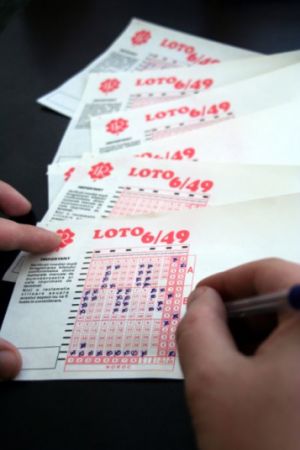 Pot de 7,4 milioane de euro la Loto 6/49