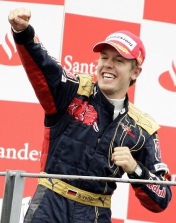 Vettel a câştigat Marele Premiu al Chinei