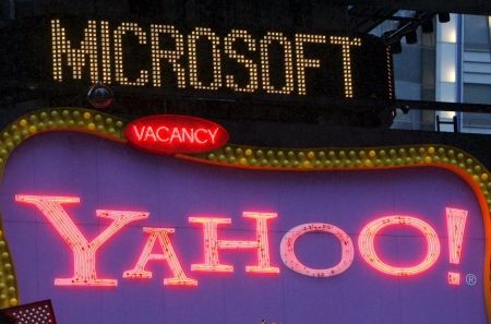 Yahoo concediază cinci la sută din angajaţi