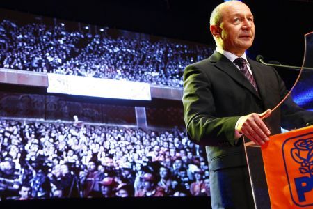 Băsescu intră în campanie „pe şantiere” cu PDL