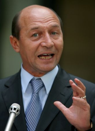 Băsescu nu acceptă condiţii pentru banii UE