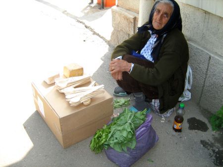 Cum să trăieşti dintr-o pensie de patru lei