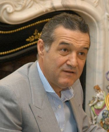 Deviza lui Becali: "Doi creştini şi patrioţi vor scăpa ţara de hoţi"