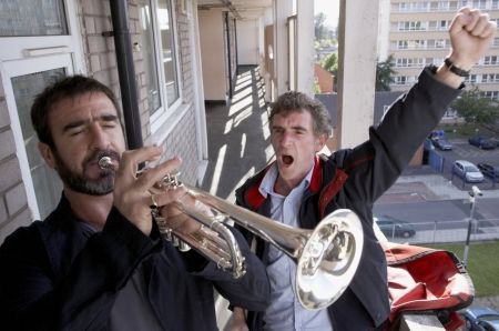 Eric Cantona încearcă un gol la Cannes