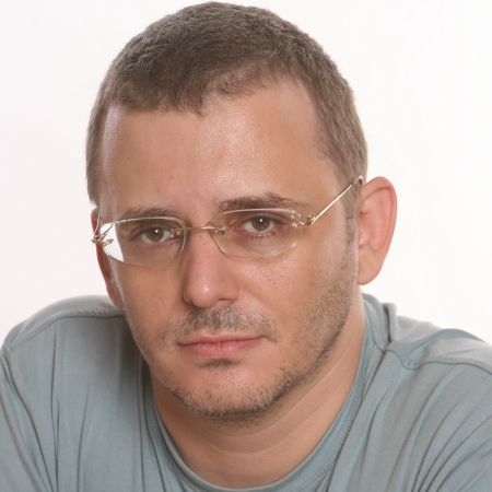 IULIAN COMANESCU: Viroza Twitter