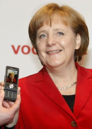 Merkel, "bătută" de "Garfield"  şi "Codul lui Da Vinci"