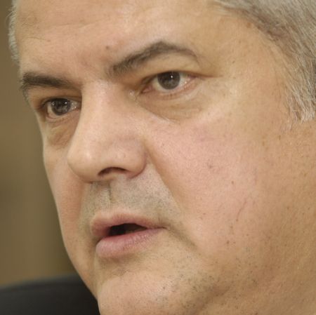 Năstase, salvat de Comisia pentru Regulament