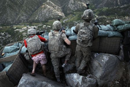 Războiul antiterorist în chiloţi roz şi papuci