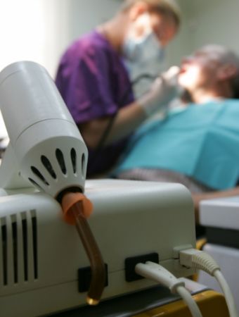 SĂNĂTATE: Verificaţi-vă dentistul