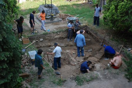 Turn medieval, descoperit în curtea Muzeului Banatului