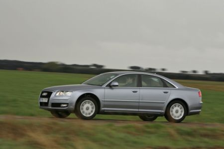 Următorul Audi A8 va avea motor cu patru cilindri