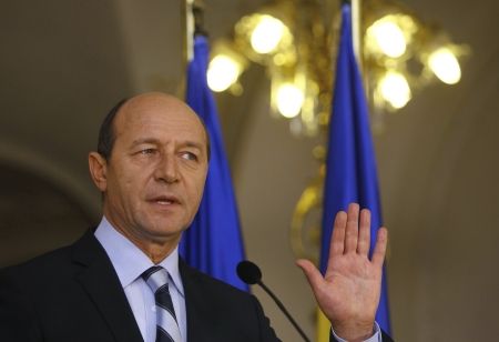 Băsescu: băncile ar trebui să reducă dobânzile