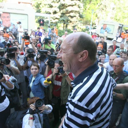 Băsescu îi compară pe ziarişti cu securiştii