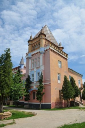 Castelul Kendeffy, hotel de o stea