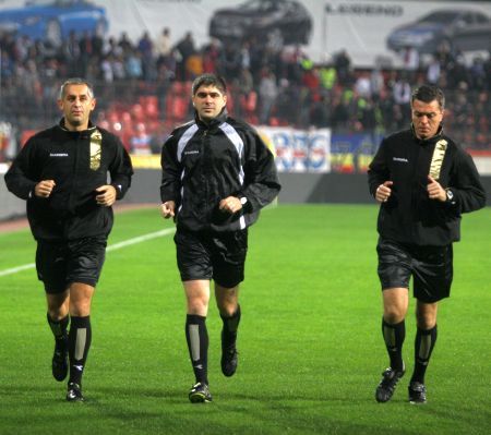 CCA îi pune pe arbitri la slăbit