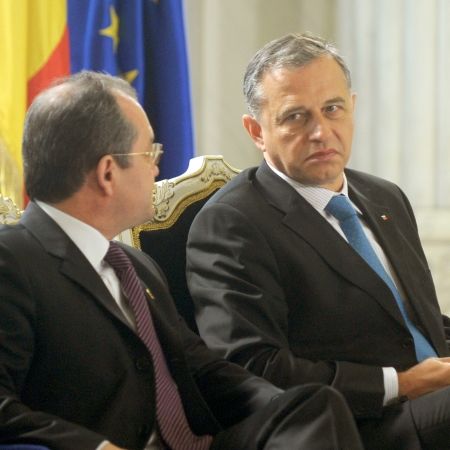 Liderii PSD au dat ochii cu "ţâşti-bâştiul" Boc, Geoană a lipsit