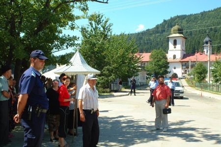 Sătenii din Agapia, în proces cu mănăstirea