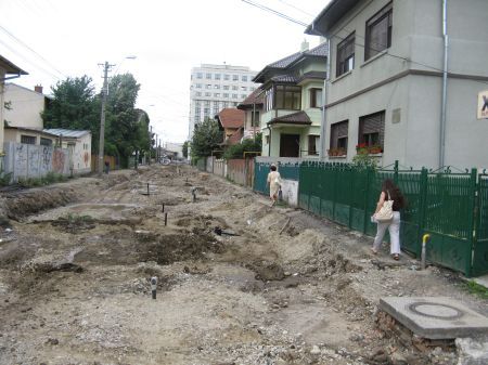 Stradă de 200 de metri, reparată în şapte luni