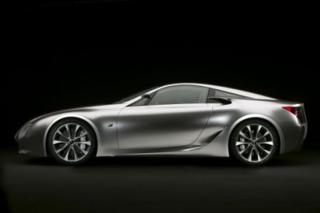 Supercarul Lexus LF-A va fi prezentat la toamnă