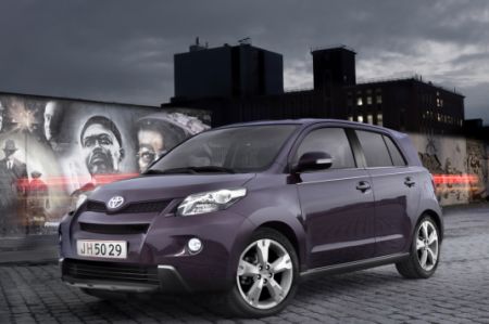 Toyota a lansat Urban Cruiser şi IQ în România