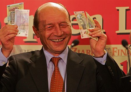 Băsescu: Loganul merge mai bine decât guvernul