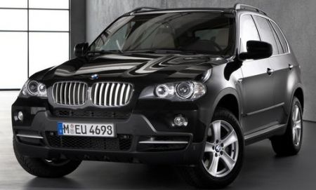 BMW aniversează un deceniu cu X5