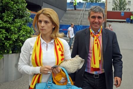 Divorţează Gheorghe Hagi?