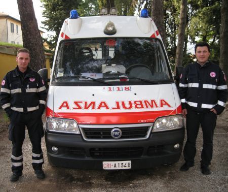 Doi români, eroi de serviciu în Italia