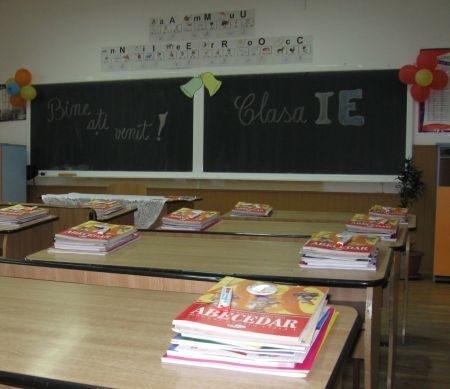 În şcolile româneşti, notarea începe de la 7
