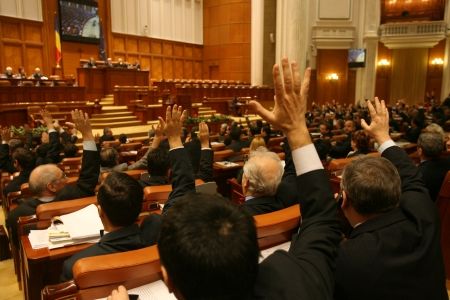 Parlamentul aleşilor uninominali, maşină de votat ordonanţe