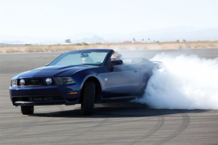 Viitorul Ford Mustang, condus, în premieră, de un şofer orb