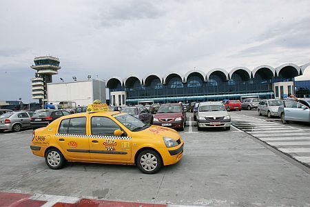 Cum îşi fură clienţii firmele de taximetrie