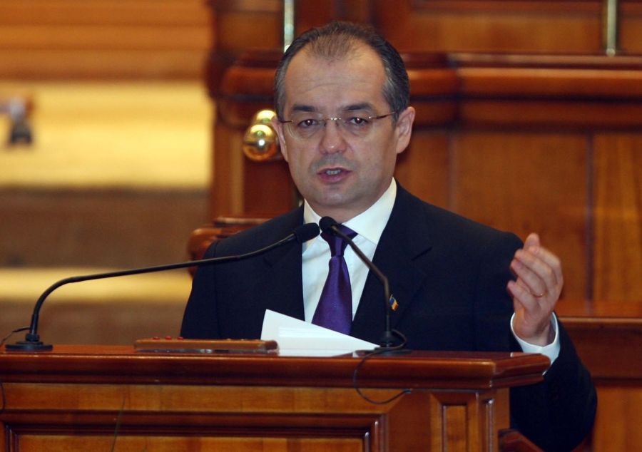 Boc către PNL şi PSD: Aţi făcut chermeze pe bani publici