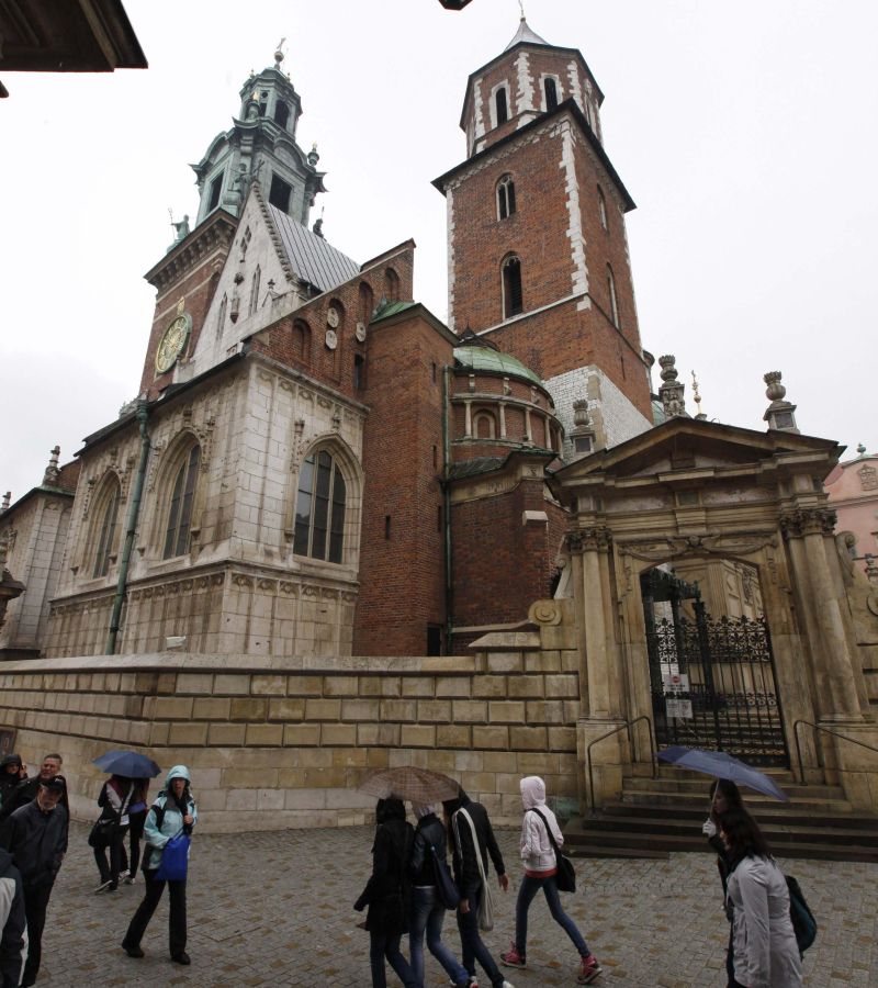 Înmormântarea soţilor Kaczynski la Wawel, contestată