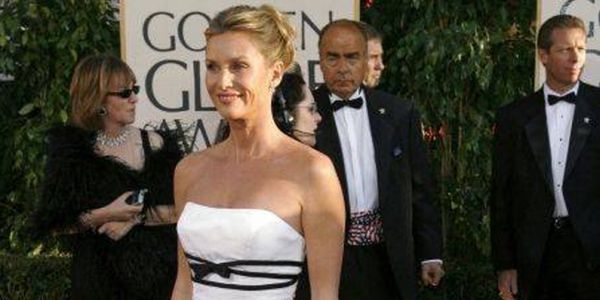 Nicollette Sheridan - din nevastă disperată, actriţă agresată