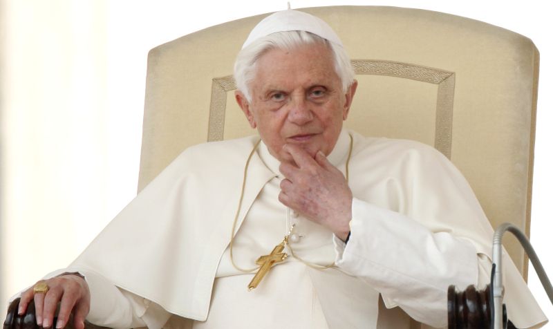 Prezervative şi avorturi pentru Benedict al XVI-lea