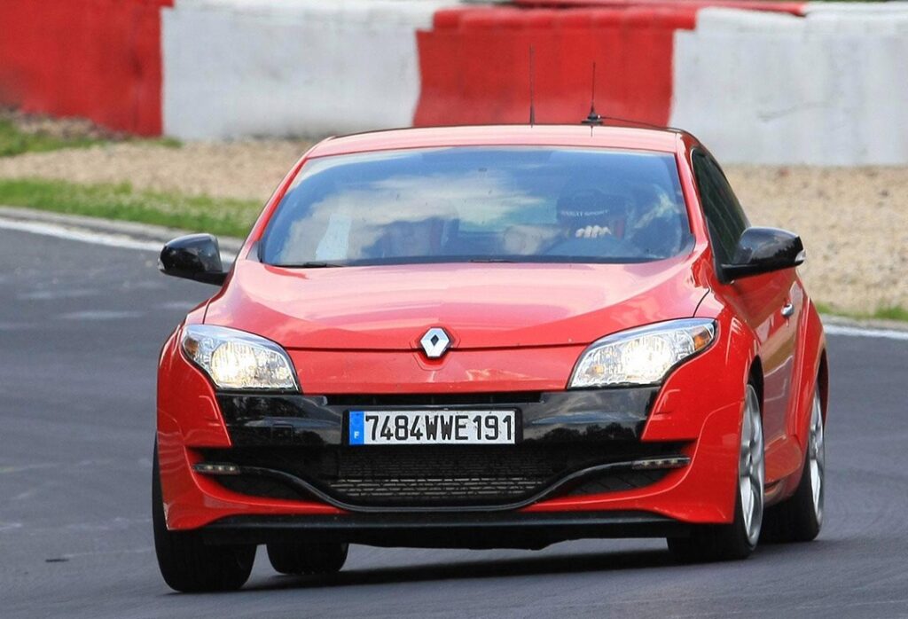 Renault aduce noul Megane RS în România