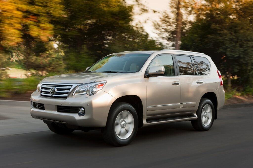 Toyota a suspendat vânzările modelului Lexus GX 460