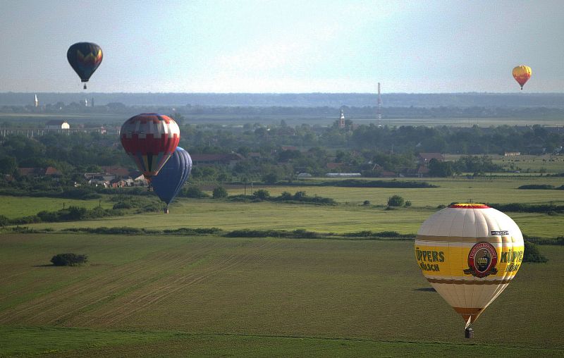 90 de minute în balon