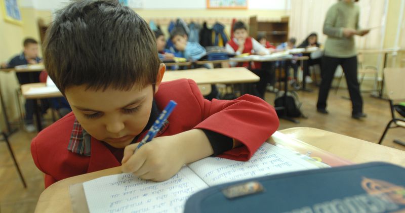 Acordul cu FMI atinge şi educaţia. Tăierile s-au făcut deja