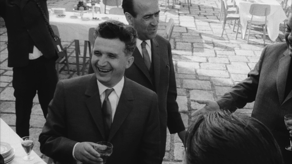 “Autobiografia lui Nicolae Ceauşescu”, vândut italienilor