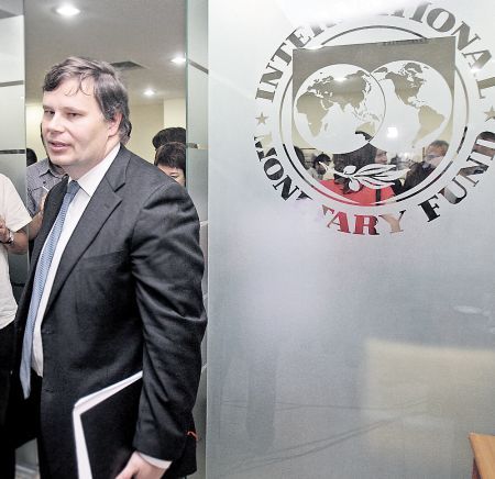„Incapacitatea Guvernului de a face reforme ţine FMI la Bucureşti şi săptămâna viitoare”