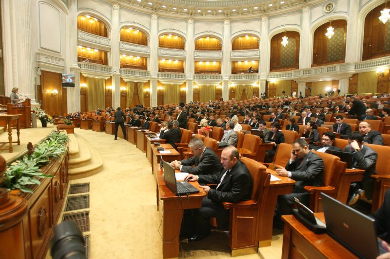 Legile austerităţii au ajuns la Parlament